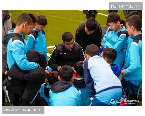 杨伟专访：深入探讨足球成功的秘诀与未来发展方向